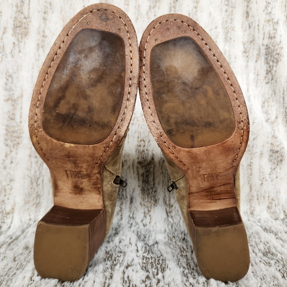 Frye "Nora" Studded Ankle Boots Short Tan Suede Block Heeled | Women's Size 8B - Picture 12 of 14